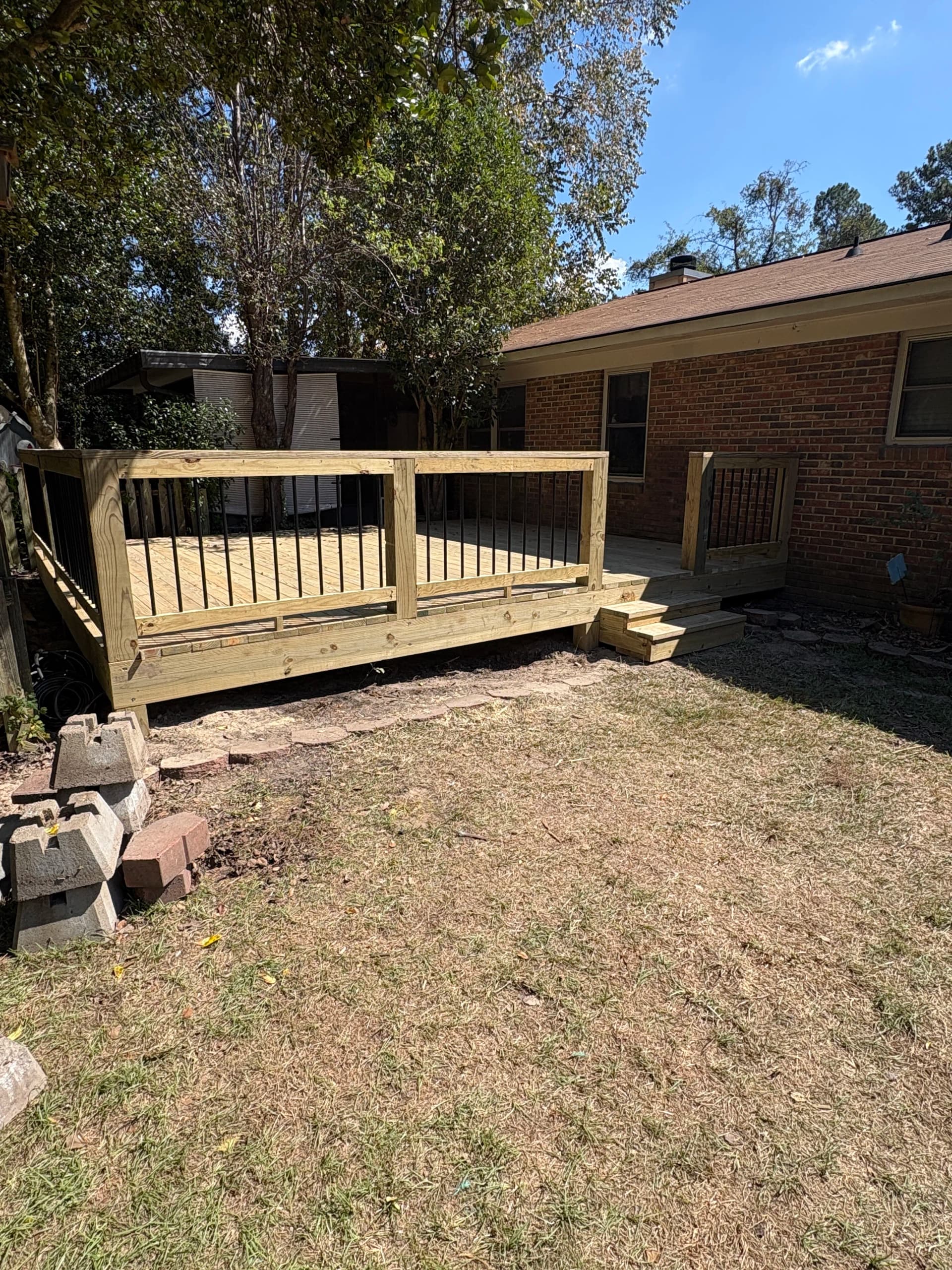 Gallery photos for Full Deck Replacement with 2x6 Boards and Black Aluminum Balusters: Image #1